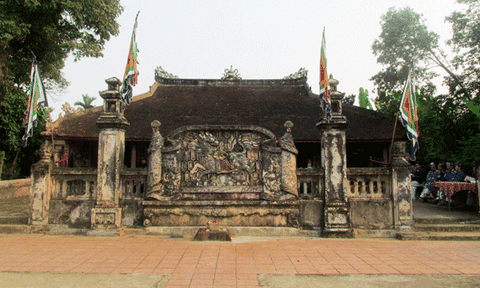 Đình làng cổ giữa lòng Cố đô