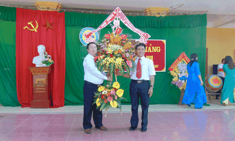 Trường tiểu học Tràng Sơn đạt chuẩn Quốc gia mức độ 2