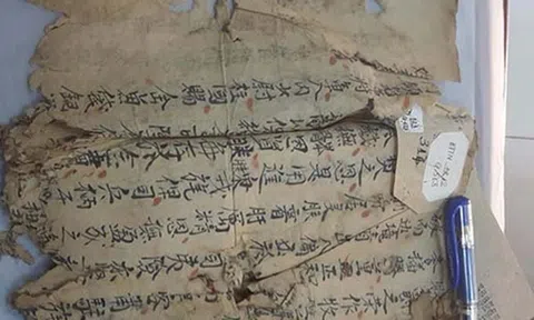 Bảo tồn các di sản Hán - Nôm ở Nghệ An: Phủi bụi tìm vàng