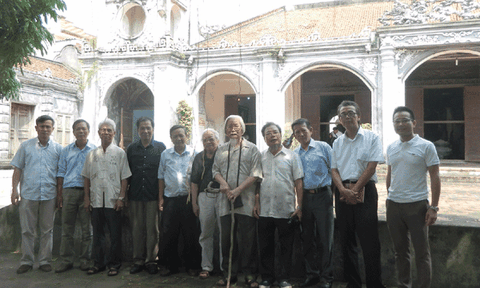 Lễ dâng sách “Nhà Triệu - Mấy vấn đề lịch sử” tại đền thờ Đồng Sâm