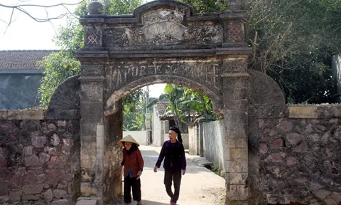 Cổng làng - Nét văn hóa truyền thống dần mai một