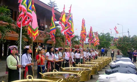 Khác lạ Lễ hội Đền Chín Gian trên đồi PúPỏm (Bài cuối)