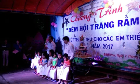 Quảng Ngãi: Trung thu cho trẻ em ven biển