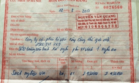 Mạo danh phóng viên để bán sách với giá... trên trời