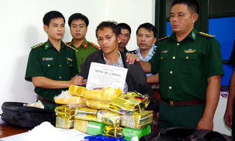 Hà Tĩnh: Bắt vụ vận chuyển 10 kg ma túy đá và 20.000 viên ma túy tổng hợp
