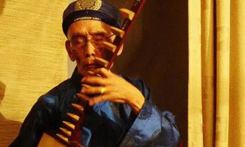 Nghệ nhân đàn đáy- danh cầm ca trù Nguyễn Phú Đẹ