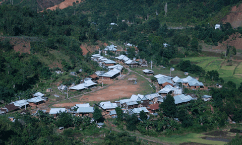 Kể chuyện bị trừng phạt về chiếc ché cổ linh thiêng