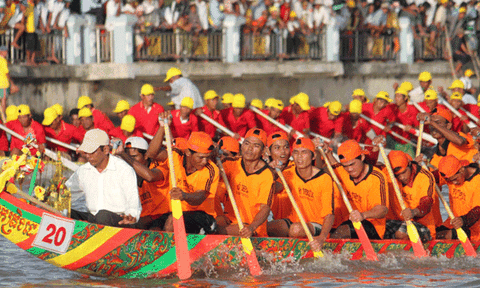 Khai mạc Lễ hội Ok Om Bok – Đua ghe Ngo lần thứ III