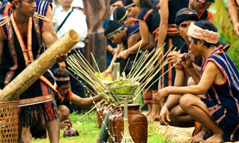 Người đi đầu "xoá đói, giảm nghèo" ở làng Chan