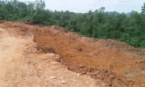 Nghệ An: "Đất tặc" hoành hành, chính quyền và Huyện đội “đá bóng” trách nhiệm cho nhau?