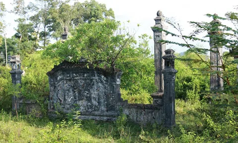 Ngôi miếu đầu tiên ở Việt Nam trước nguy cơ bị xóa sổ