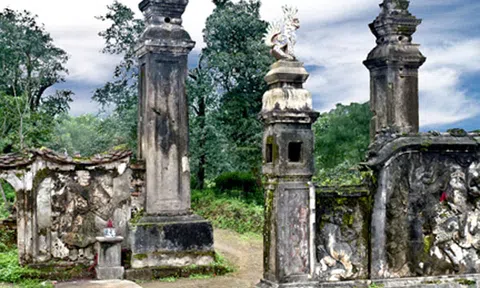 Điện Quận công Phạm Hoành, một quan võ thời Lê - Mạc