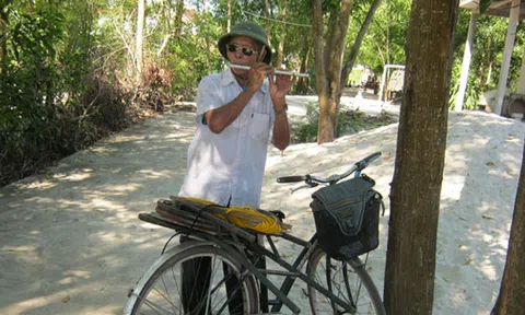 Cựu binh thổi sáo đồng “sờ đầu thiên hạ”