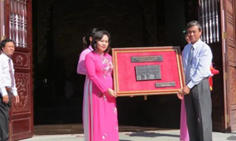 Tiếp nhận phiên bản Mộc bản Triều Nguyễn về cụ Nguyễn Sinh Sắc