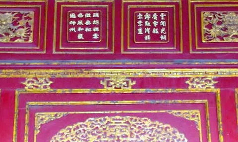 Lập hồ sơ di sản Thơ văn chữ Hán trên hệ thống kiến trúc cung đình Huế