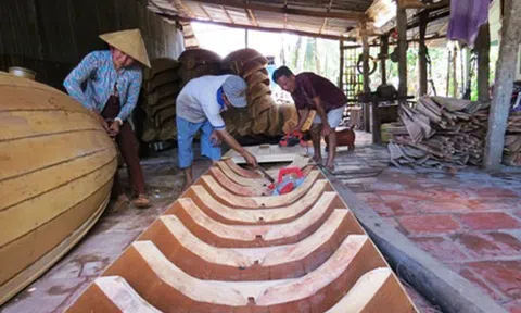 Nghề đóng xuồng Long Hậu là di sản văn hóa phi vật thể