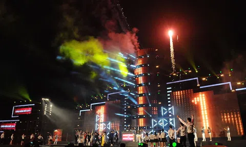 Đà Nẵng với chương trình nghệ thuật “Tôi yêu Đà Nẵng - Chào năm mới 2015”