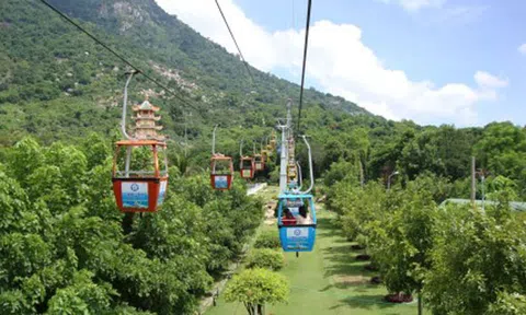 Phát triển Núi Bà Đen thành trung tâm du lịch văn hóa tâm linh