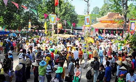 Lễ hội Gò Tháp thu hút hơn 350.000 lượt khách đến tham dự