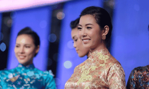  Vừa đăng quang, Á khôi Áo dài làm MC chương trình khủng 