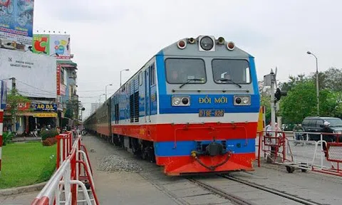 Đường sắt tạm dừng hoàn toàn vận chuyển khách tuyến Bắc - Nam