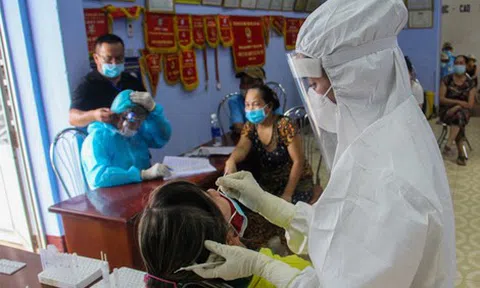 Thừa Thiên Huế: Khẩn trương xét nghiệm tầm soát COVID-19 các chợ trên địa bàn