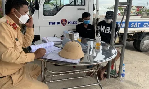 Quảng Bình: Hai thanh niên bị bắt giữ sau khi "thông chốt" bất thành