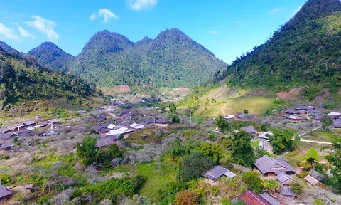Lên “Cổng trời” nghe huyền thoại Mường Lống!
