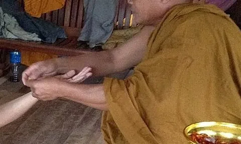 Ghi chép ở Nam Lào - Bùa lèo (Kỳ III)