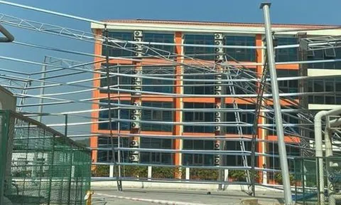 Thanh Hóa: Sập khung xà nhà xưởng, 1 người tử vong, 3 người bị thương