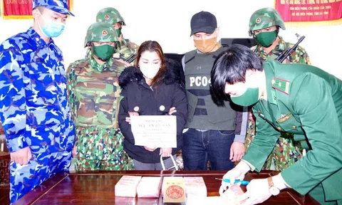 Hà Tĩnh: Bắt người phụ nữ cùng 10 bánh heroin