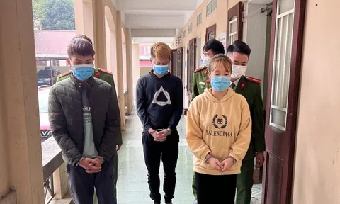 Thanh Hóa: Bắt nhóm "nam thanh nữ tú" sử dụng ma túy trong phòng hát karaoke