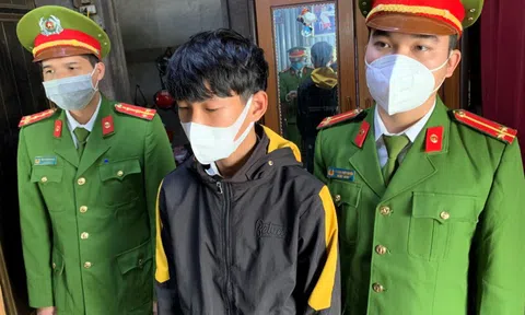 "Bị" đánh khi uống cà phê, thanh niên 2k3 rút dao đâm 2 người trọng thương