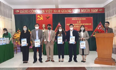 Xã Hóa Thanh, huyện Minh Hóa tổ chức lễ phát hành sách Lịch sử Đảng bộ