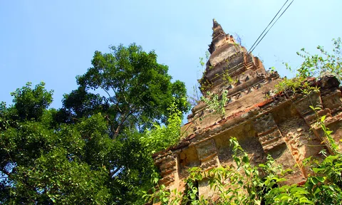 Khám phá tòa tháp Phật Giáo vùng biên giới Nghệ An