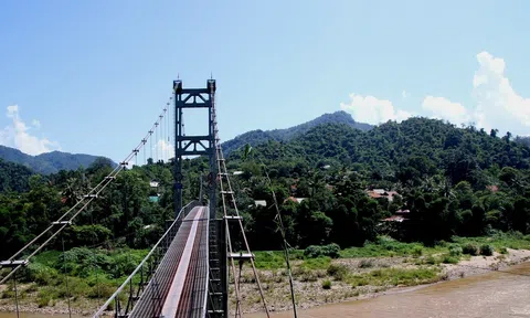 Về uống nước ống tre, ngắm tháp nghìn năm ở bản du lịch biên giới xứ Nghệ