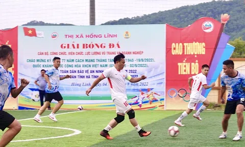 Giải bóng đá do UBND thị xã Hồng Lĩnh (Hà Tĩnh) tổ chức: Xác định 8 đội bóng xuất sắc vào tứ kết