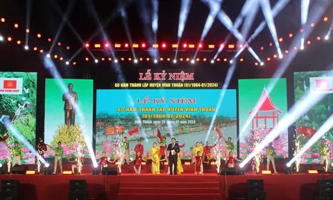 Vĩnh Thuận vinh dự đón nhận Huân chương Lao động hạng nhất