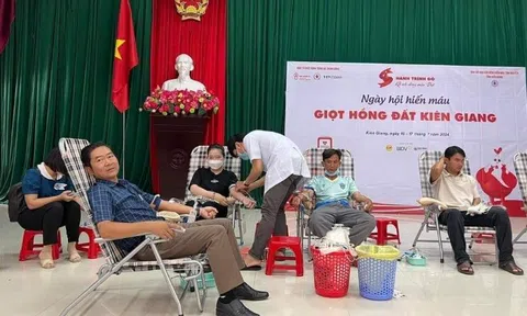 Kiên Giang: Lan toả Hành trình Đỏ - “Giọt hồng đất Kiên Giang”
