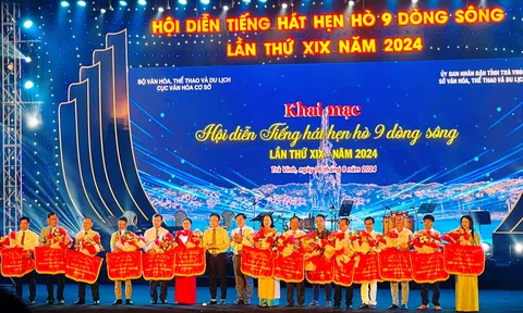 Khai mạc Hội diễn “Tiếng hát hẹn hò 9 dòng sông” tại tỉnh Trà Vinh