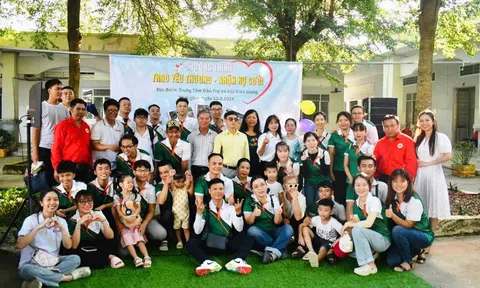 Kiên Giang nghĩa tình chương trình "Trao yêu thương - Nhận nụ cười”