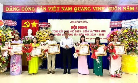 Thầy giáo tâm huyết với phong trào thể dục thể thao của địa phương