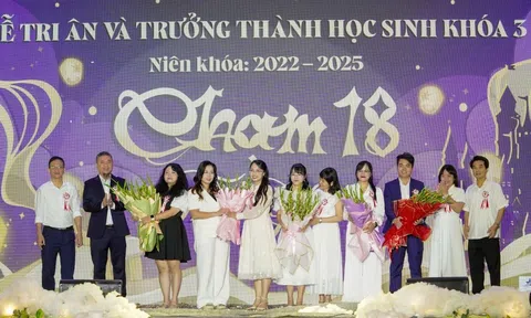Trường THPT Chuyên Khoa học xã hội và Nhân văn: Chạm 18 - Dấu ấn trưởng thành của một thế hệ