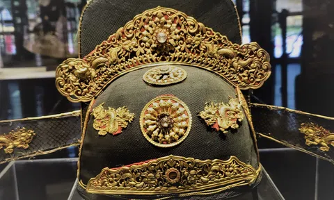 Thừa Thiên Huế tiếp nhận và trưng bày 2 cổ vật vừa được đấu giá thành công