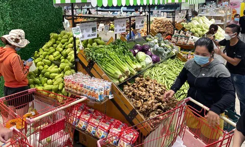 Quân đội hỗ trợ đưa lương thực, thực phẩm đến tận nhà dân