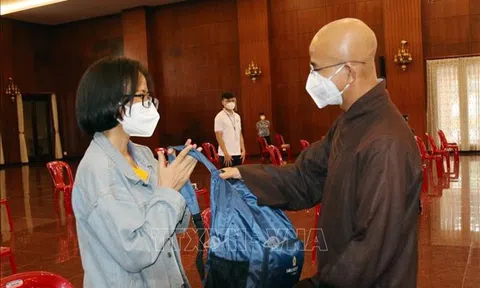 Sẻ chia và yêu thương trong một mùa Vu Lan đầy biến động