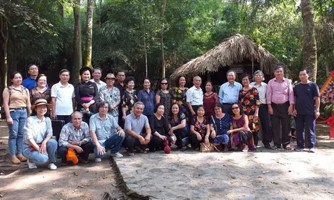 Lỡ hẹn mùa Thu - càng nhớ về nguồn cội - quê hương Cách mạng Tân Trào