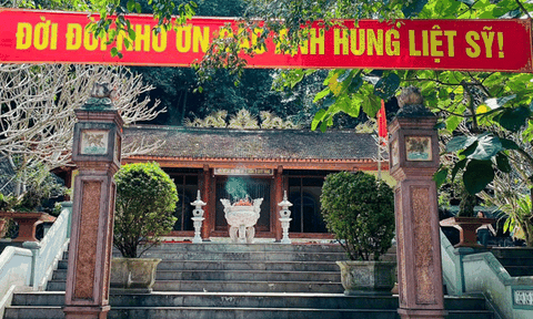 Hang Tám Cô - điểm du lịch tâm linh thu hút du khách trong và ngoài nước đến dâng hương