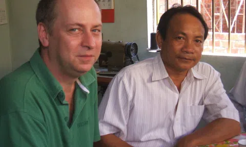 Đường tới Bờ Rạ, cuốn mở đầu của tủ sách Đường mòn lịch sử