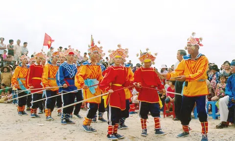 Tục thờ cúng cá Ông của cư dân ven biển - hải đảo Quảng Ngãi